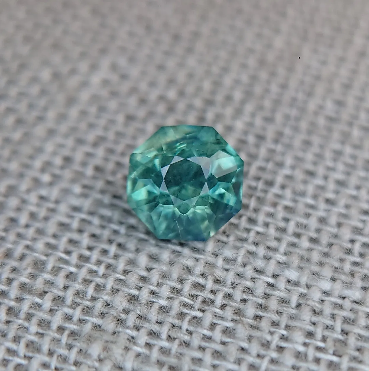 1.47ct STUNNING TEAL MONTANA SAPPHIRE