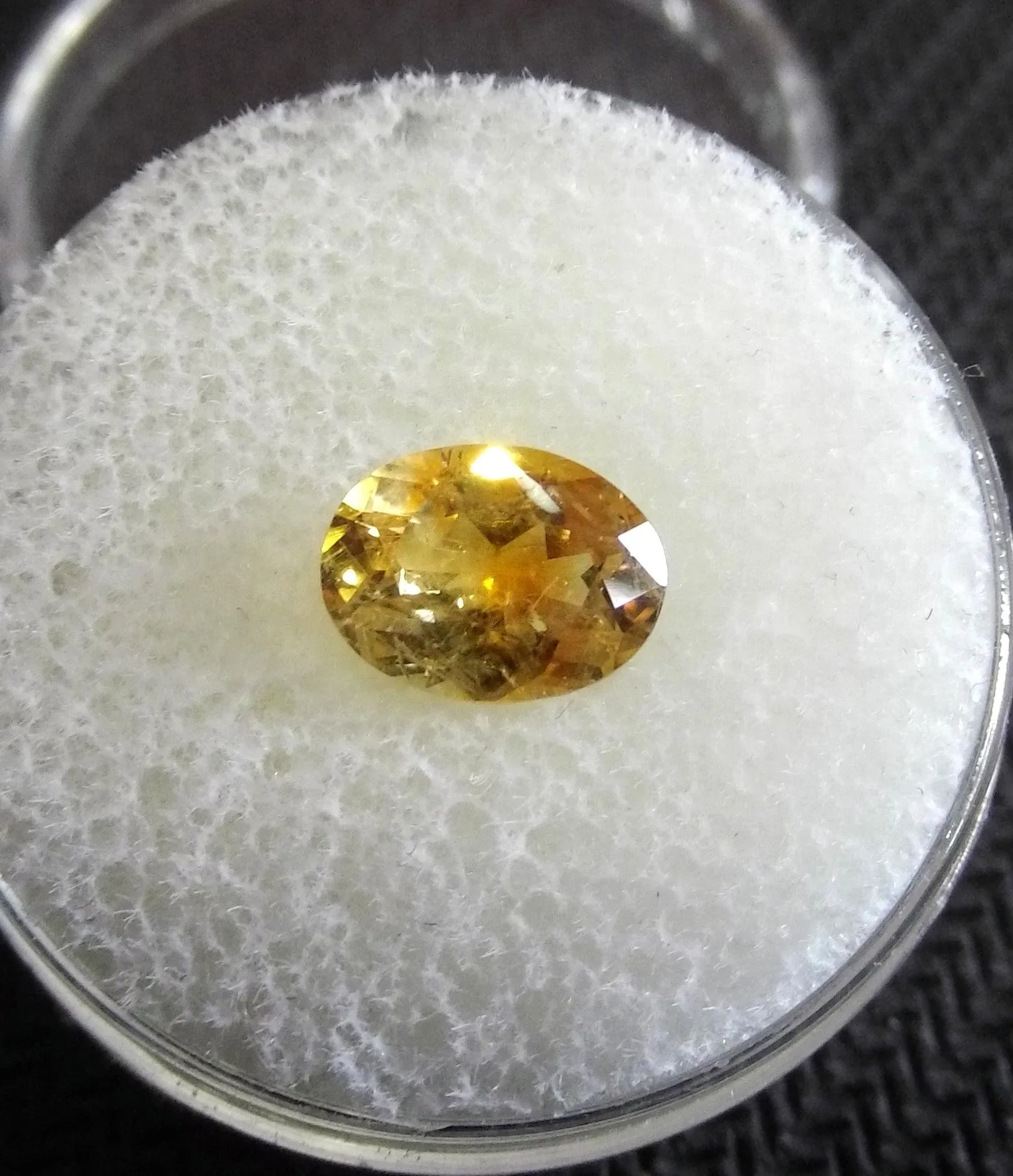 1.88ct ( FANTA ) YELLOW/ORANGE MONTANA SAPPHIRE