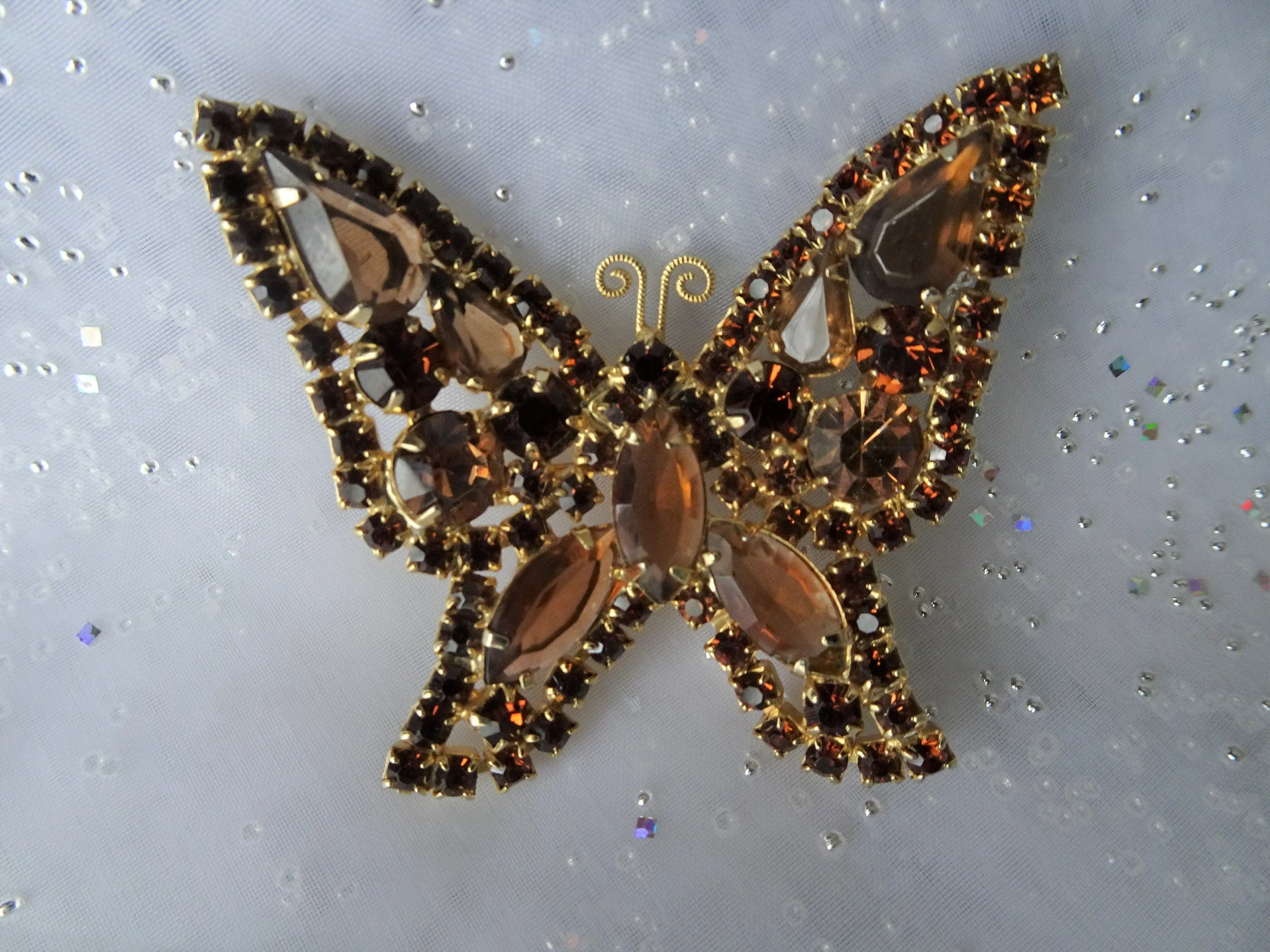 BEAUTIFUL Vintage Glass BUTTERFLY Brooch, Signed Kramer, Sparkling Faceted Topaz Glass Stones, Figural Pins, Collectible Vintage