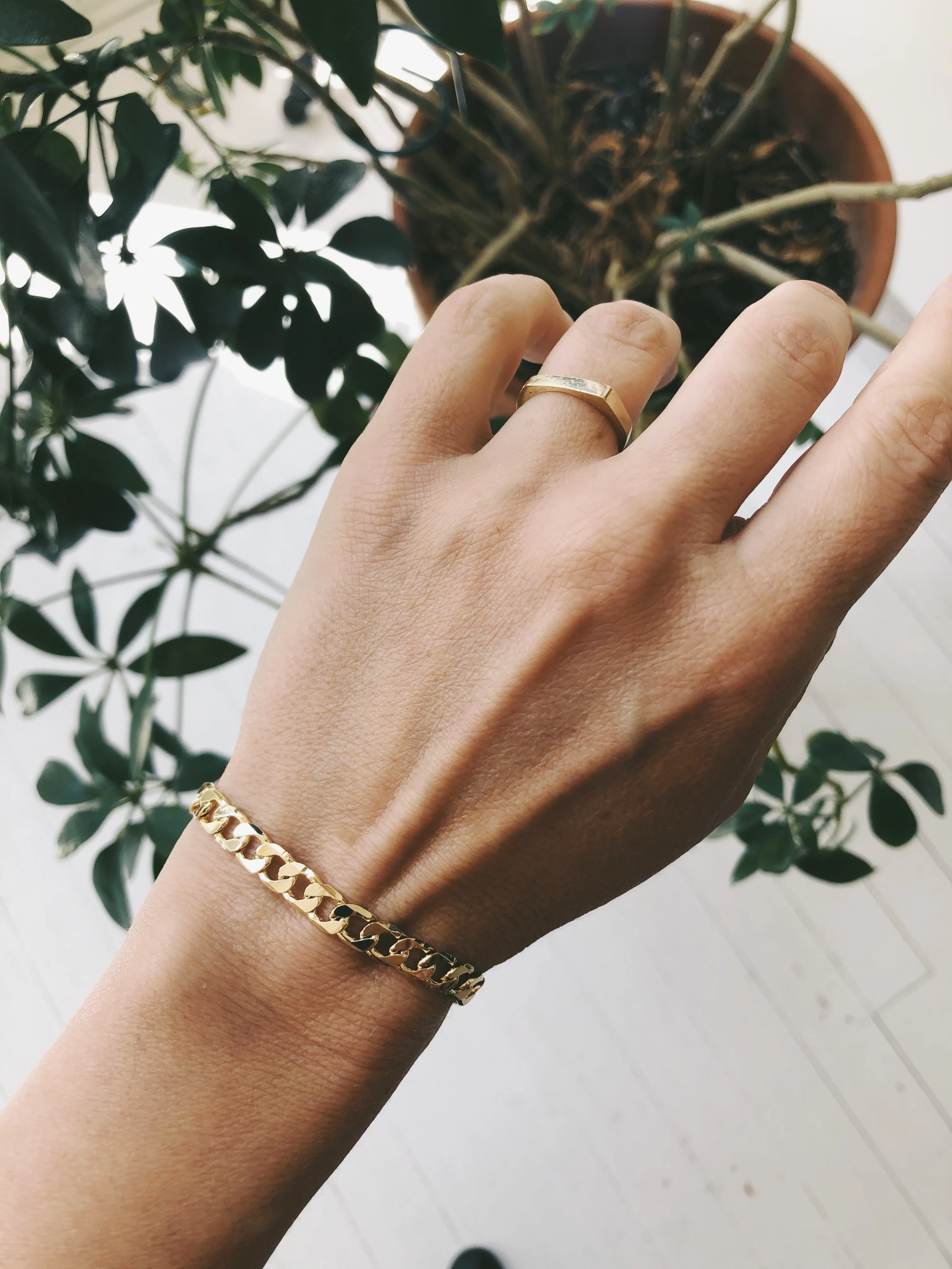 Large Curb Chain Bracelet in Gold