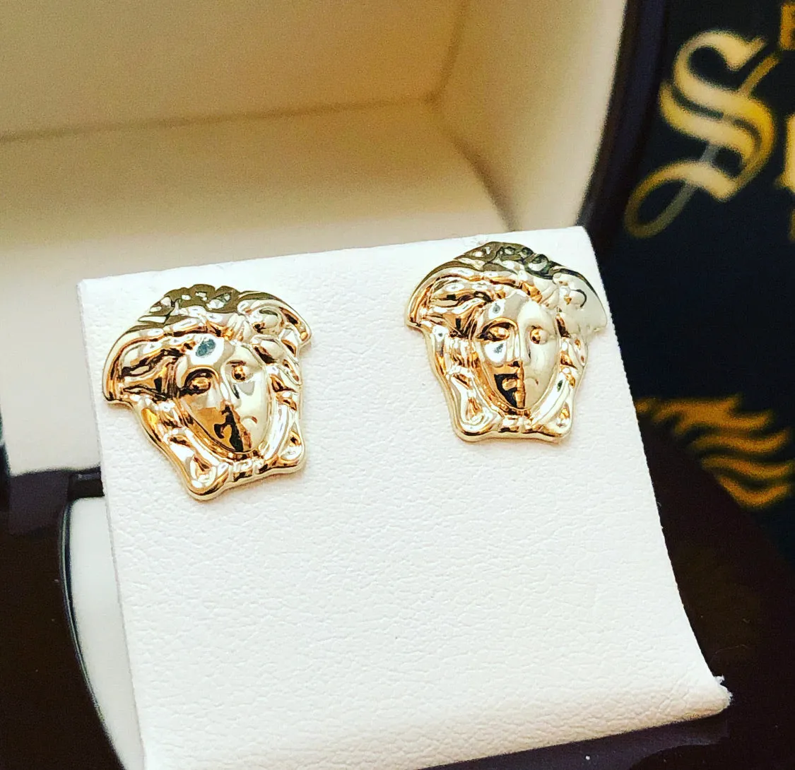 Medusa face stud earrings E066