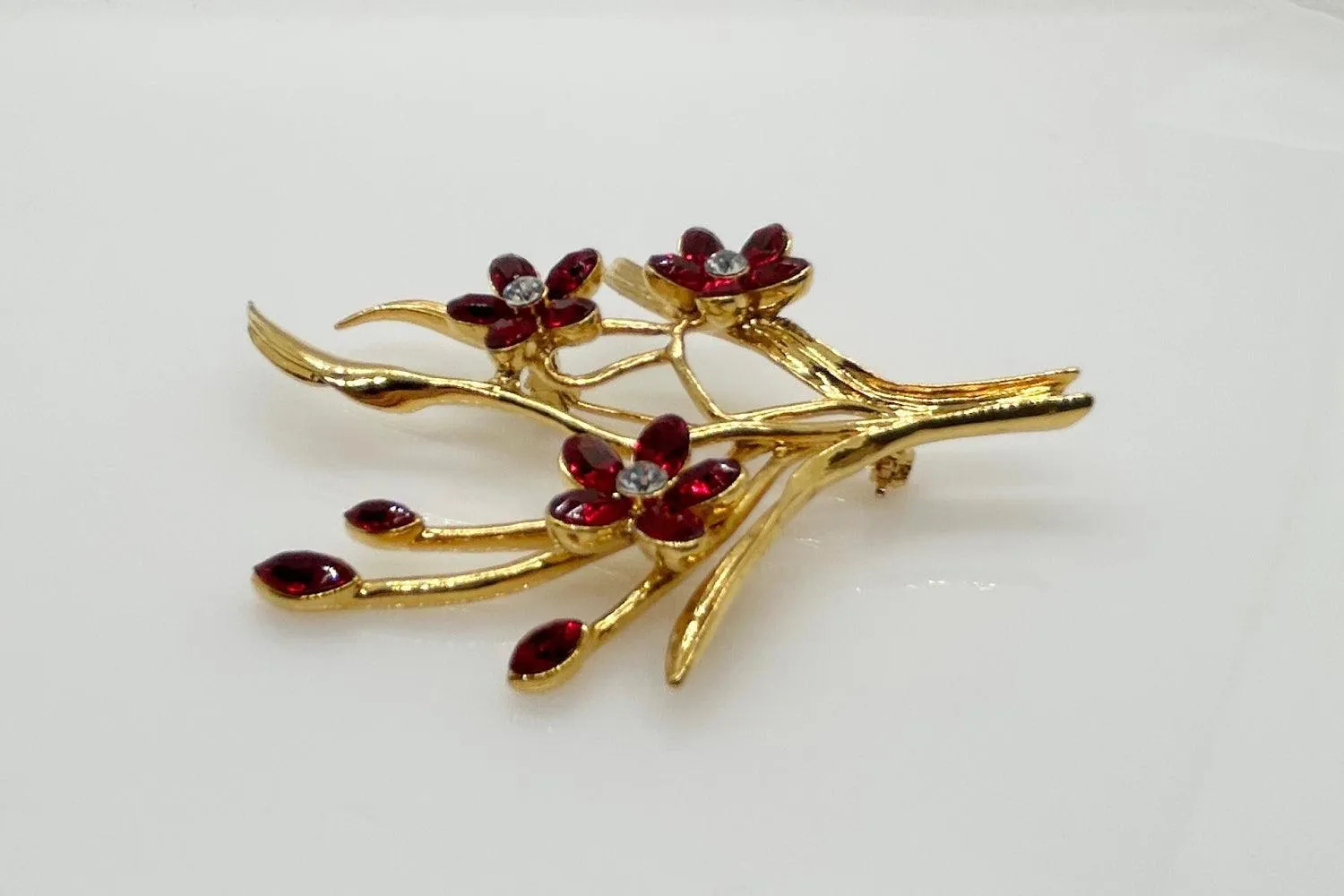 Sinuous Floral Red Stone Vintage Brooch