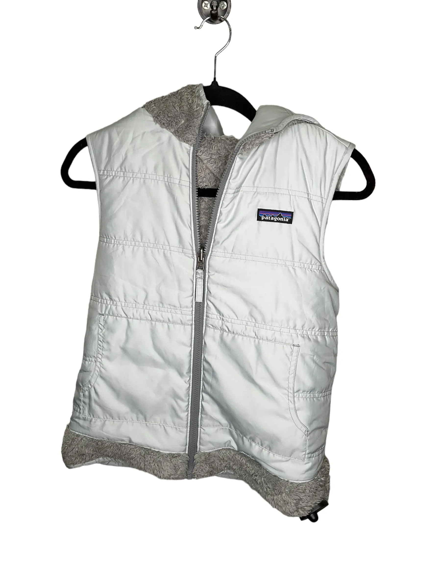 Vest Puffer & Quilted By Patagonia In Grey, Size: S