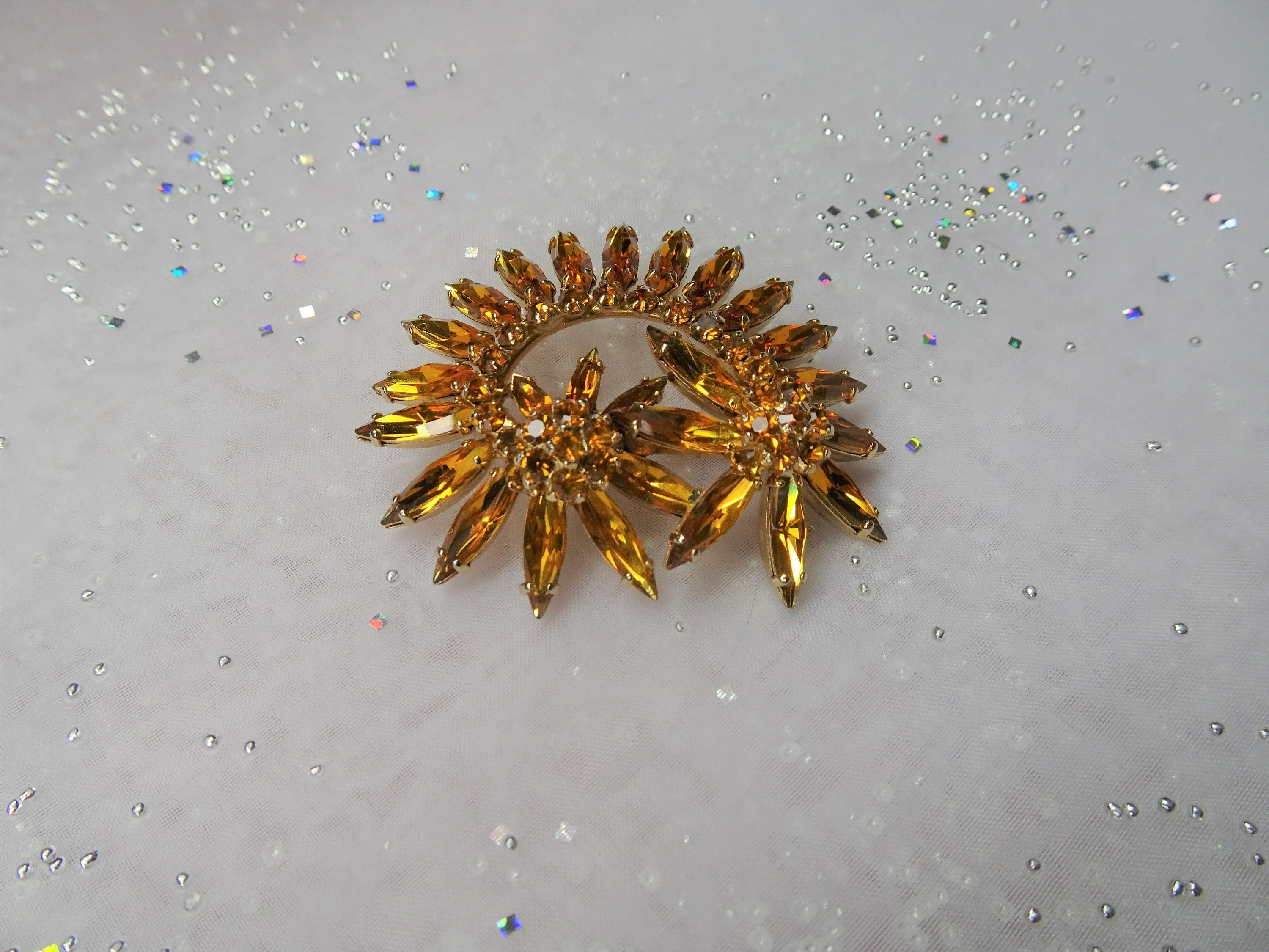 Vintage SHERMAN Signed Glittering Golden Topaz Brooch,Prong Set,Brilliant Rhinestones,Dazzling Swarovski Crystal,Collectible Jew